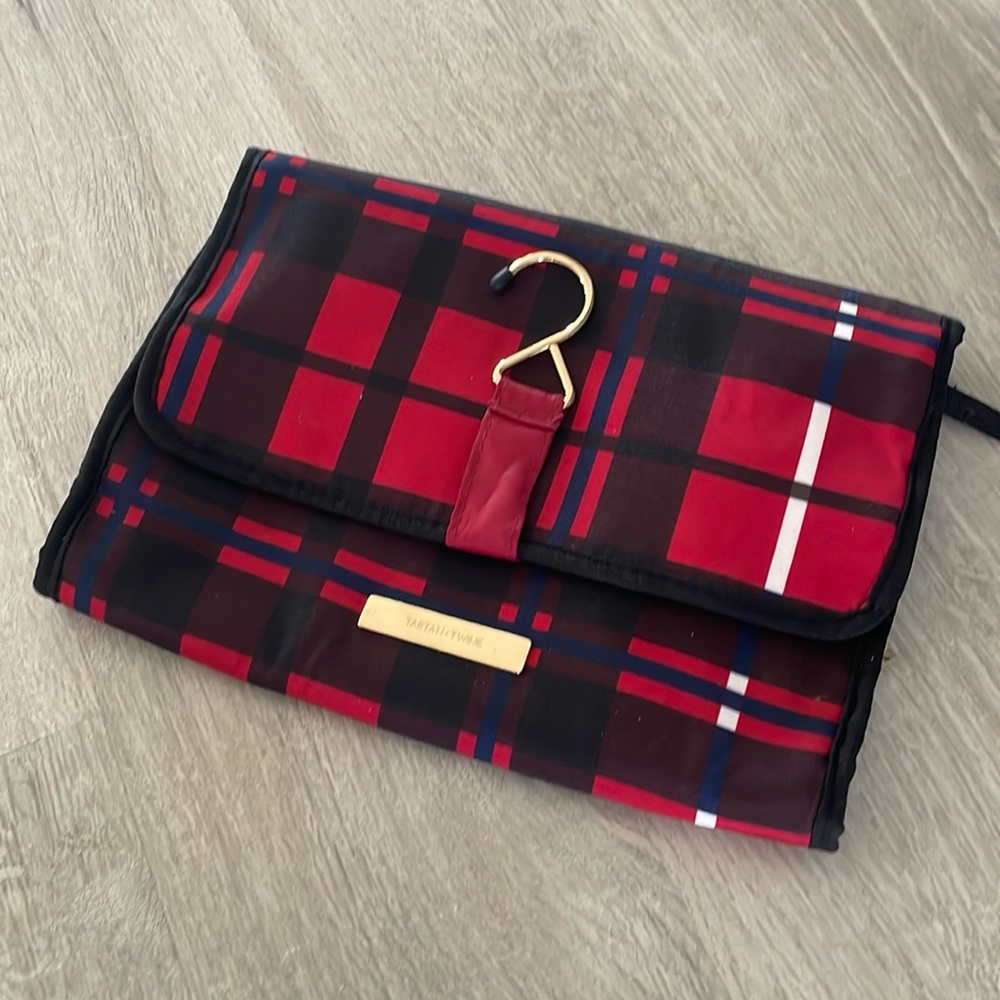 Tartan + Twine Hanging Valet Red & Black W/ White Plaid - 21.5" x 11" x 2"